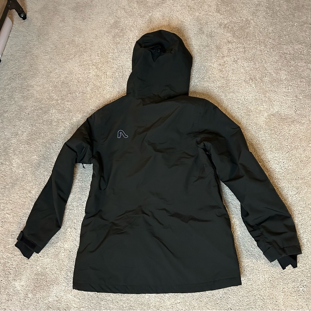 Flylow Ski and Snowboard Jacket - Women’s large - Picture 12 of 16